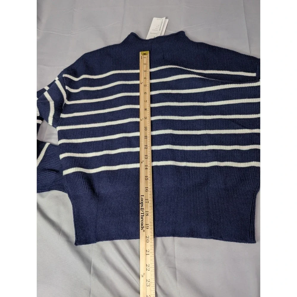 Merokeety striped pullover